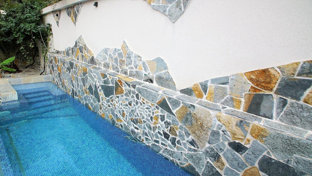 Penthouse Stoliv New Spa-Pool Villa Is Located 5M From The Sea, Exclusive Terrace,Private Jetty Wih Sunbeds, Pebble Beach, Secluded Location Total Area 375M2 At Your Disposal كوتور المظهر الخارجي الصورة
